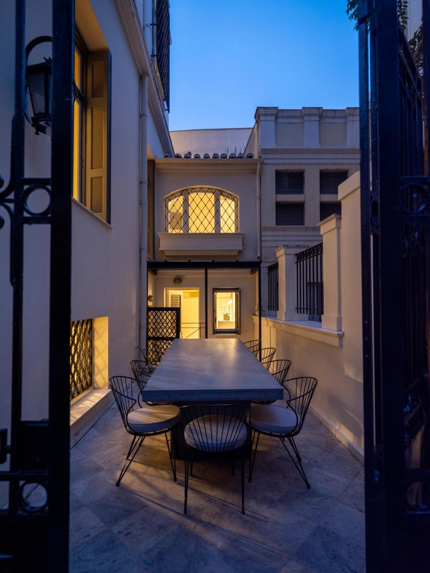 Вілла The White House In Plaka By Jj Hospitality Афіни Екстер'єр фото